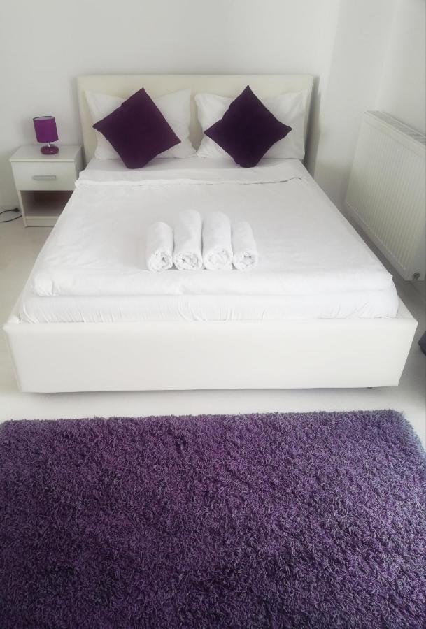 White Luxury Apartament *