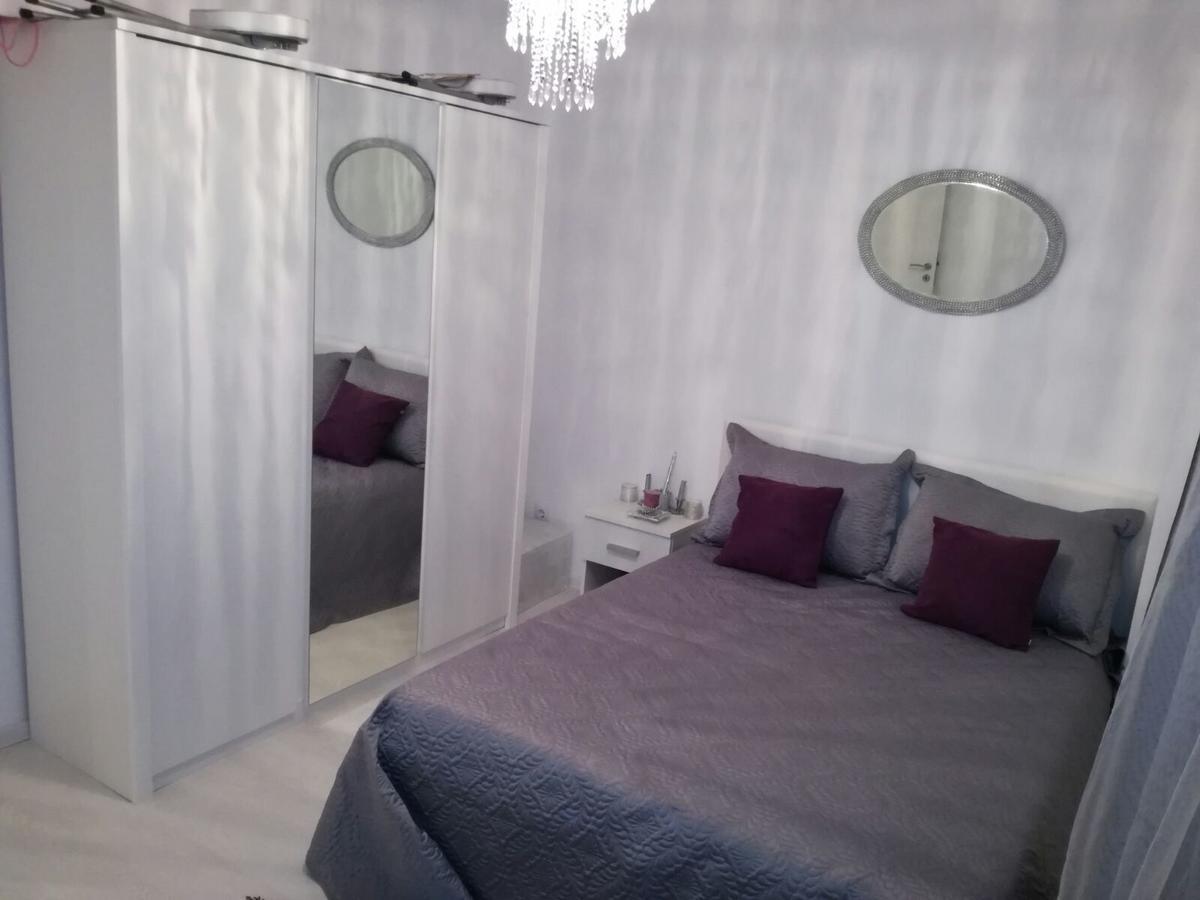 White Luxury Apartament *
